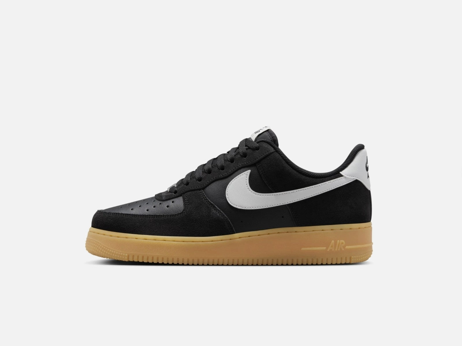 Size 10 - Men's  NIKE AIR FORCE 1 '07 LV8.  FQ8714-004