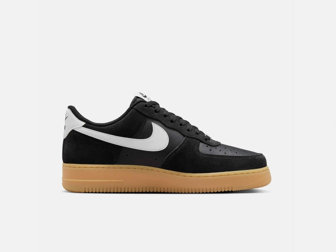 Size 10 - Men's  NIKE AIR FORCE 1 '07 LV8.  FQ8714-004